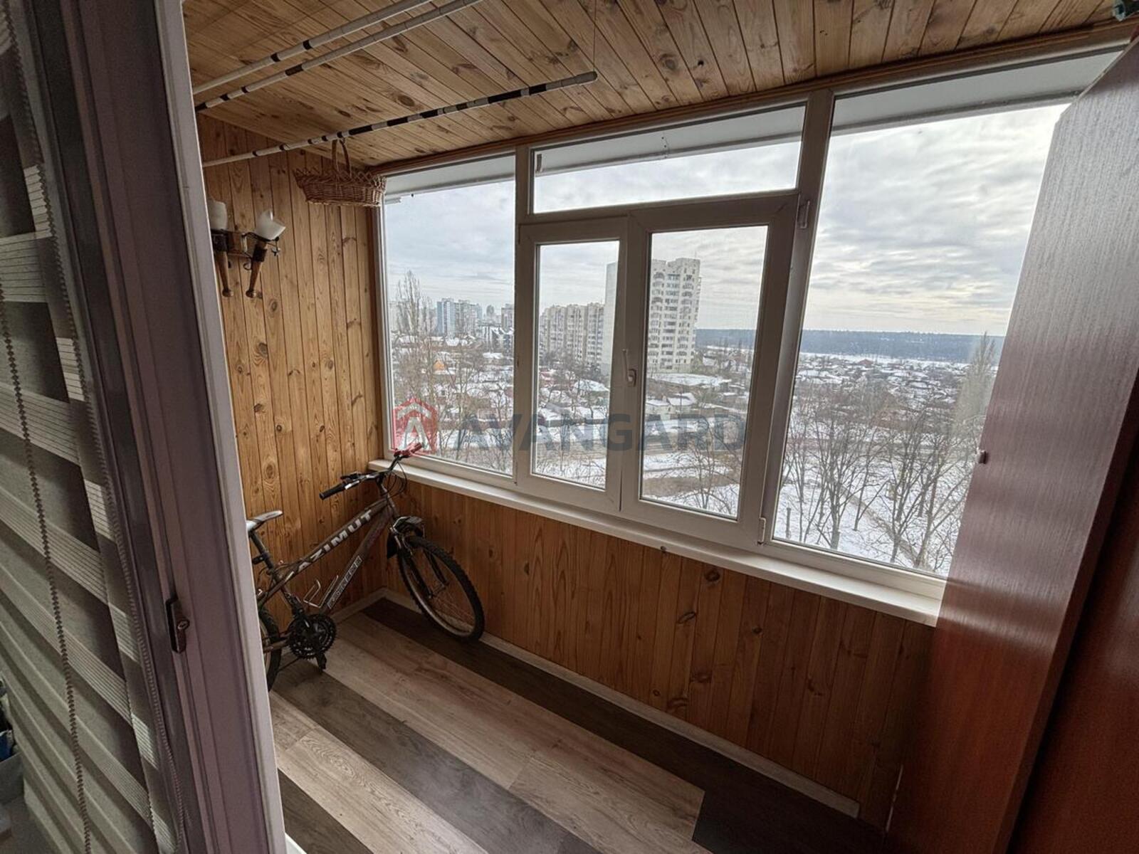 3 ����. ��������, 75/45/9 ��. �., 8/9 ���� ���� 1