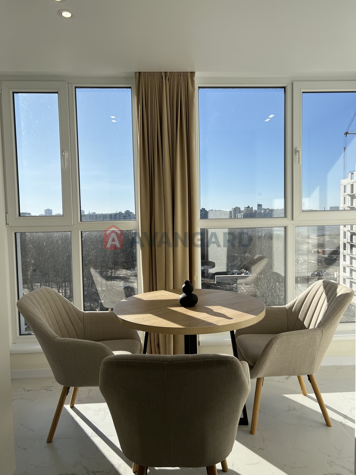 1 ����. ��������, 45/-/18 ��. �., 9/10 ���� ���� 9