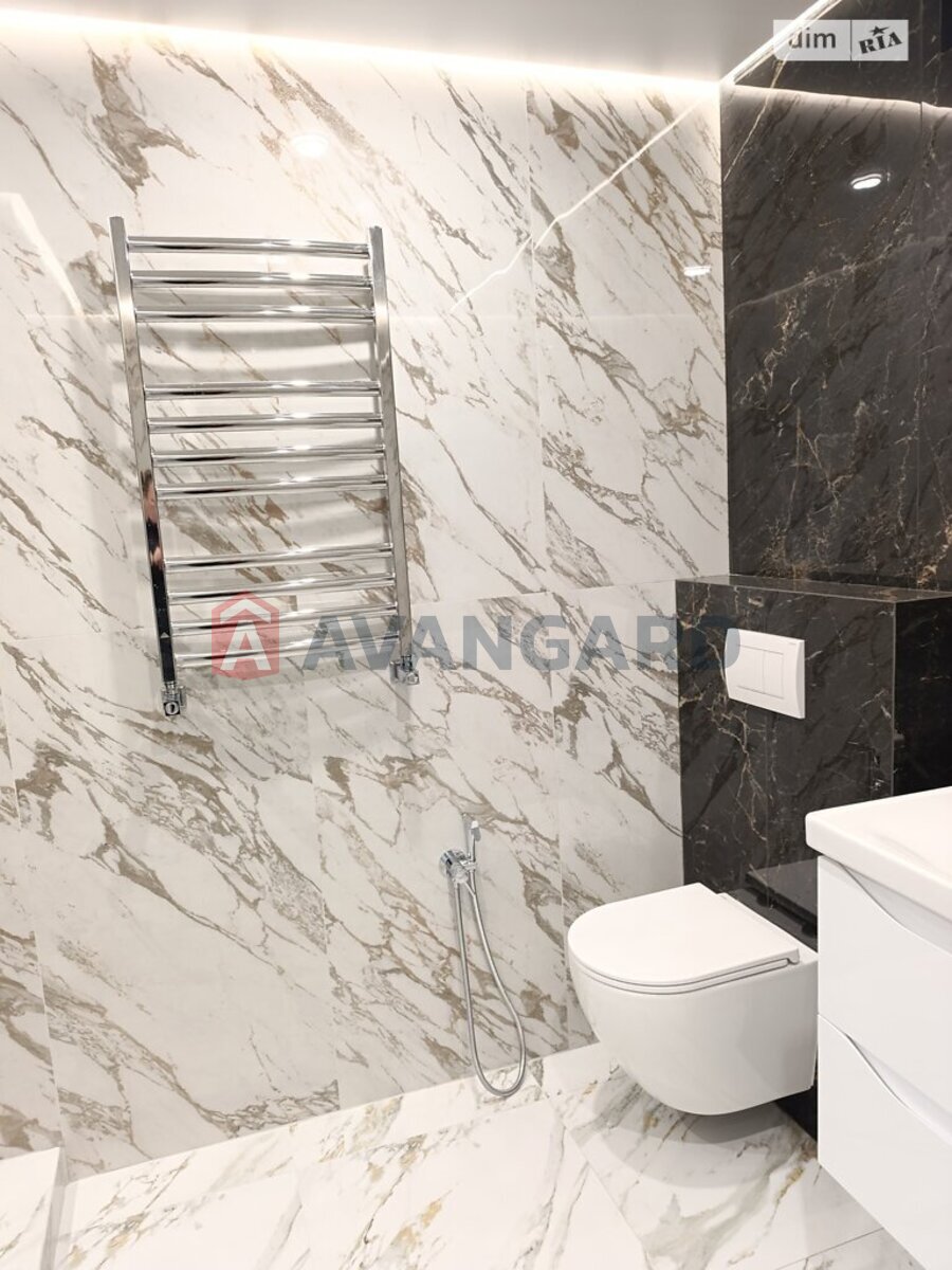 2 ��. ��������, 69/36/14 ��. �., 10/10 ������ ���� 17