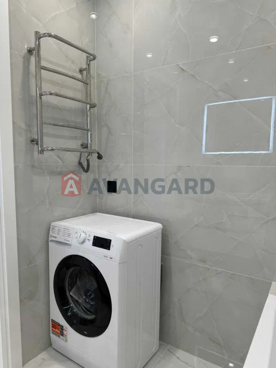 2 ��. ��������, 76/62/12 ��. �., 4/10 ������ ���� 17