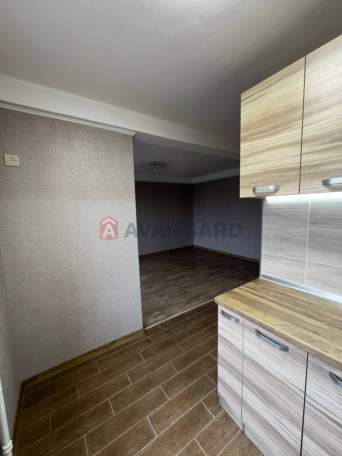 1 ����. ��������, 28,78/15,04/6 ��. �., 4/5 ���� ���� 2