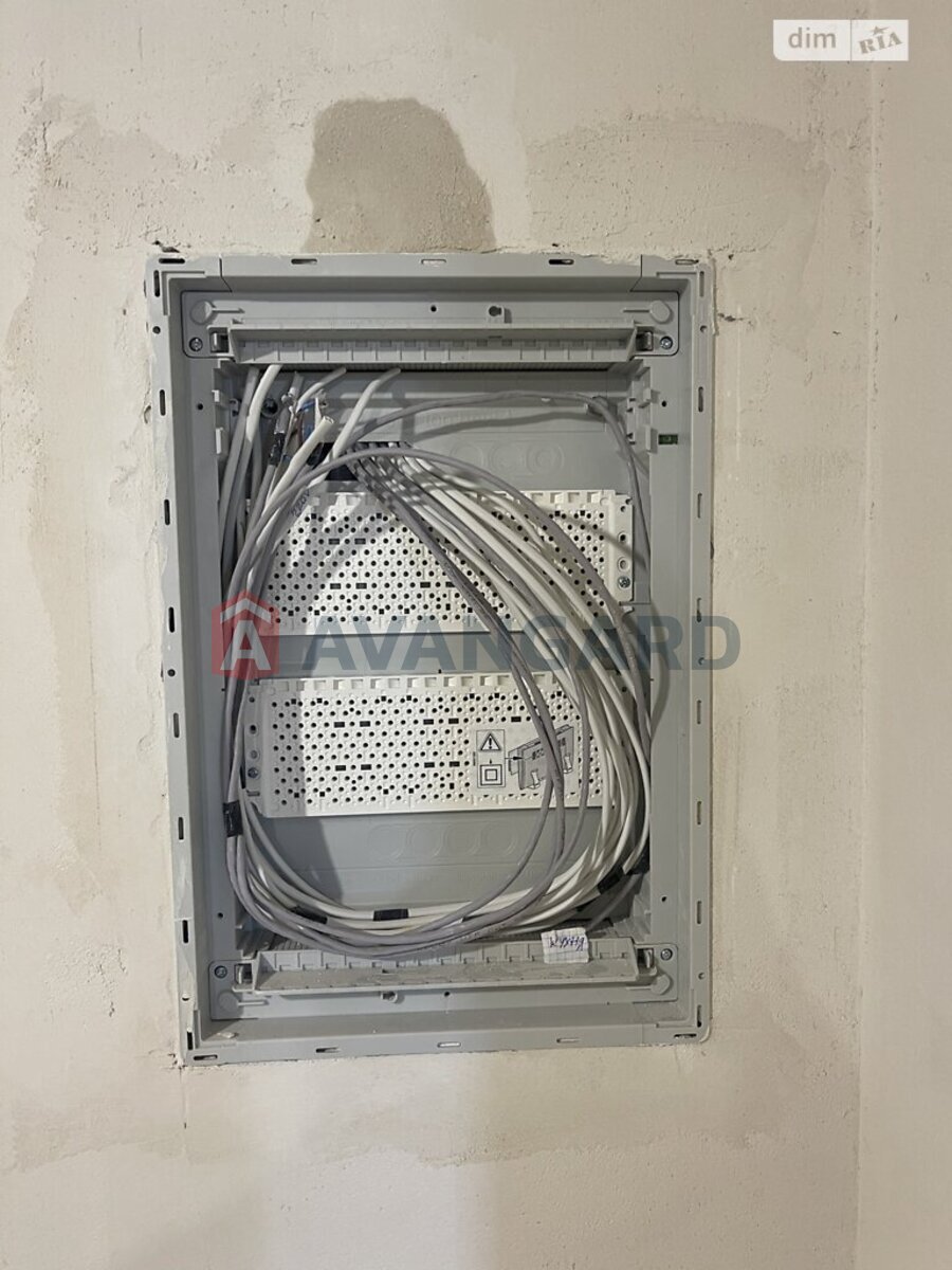 2 ��. ��������, 82/56/5 ��. �., 6/15 ������ ���� 7