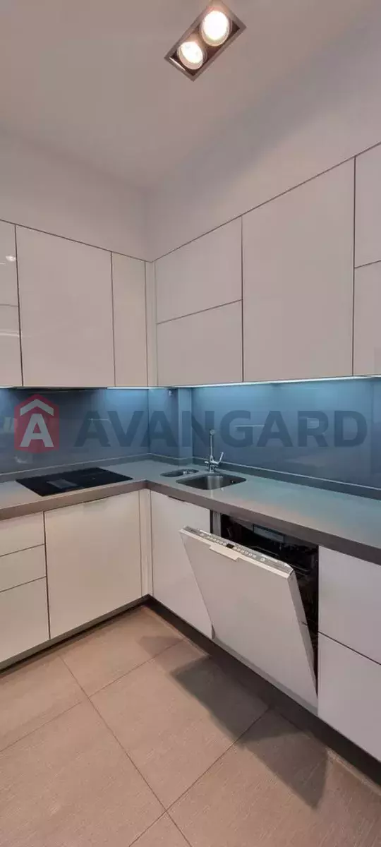 3 ��. ��������, 125/-/14 ��. �., 6/18 ������ ���� 10