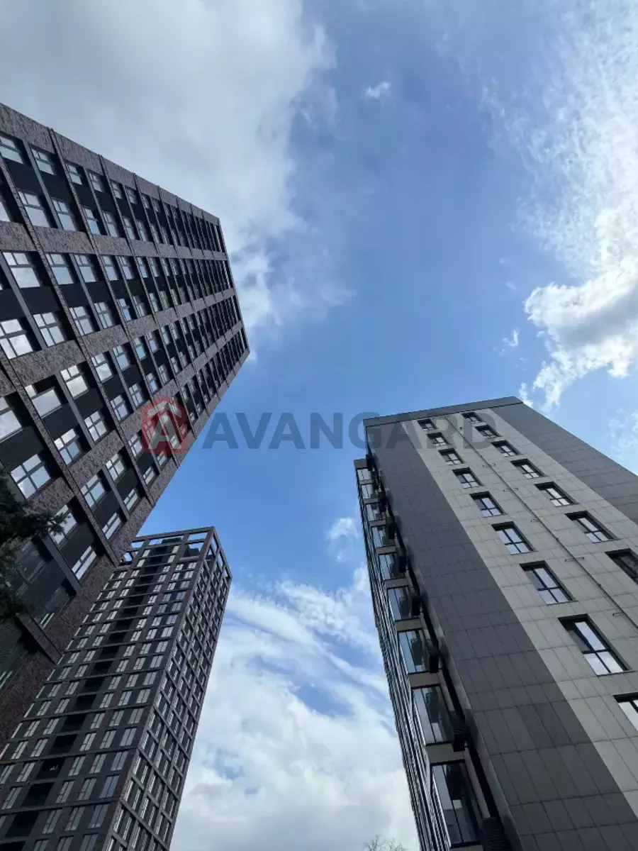 3 ��. ��������, 98/40/40 ��. �., 9/10 ������ ���� 2