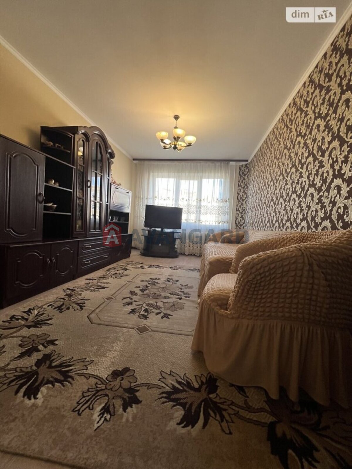 3 ��. ��������, 65/34/8 ��. �., 8/9 ������ ���� 4