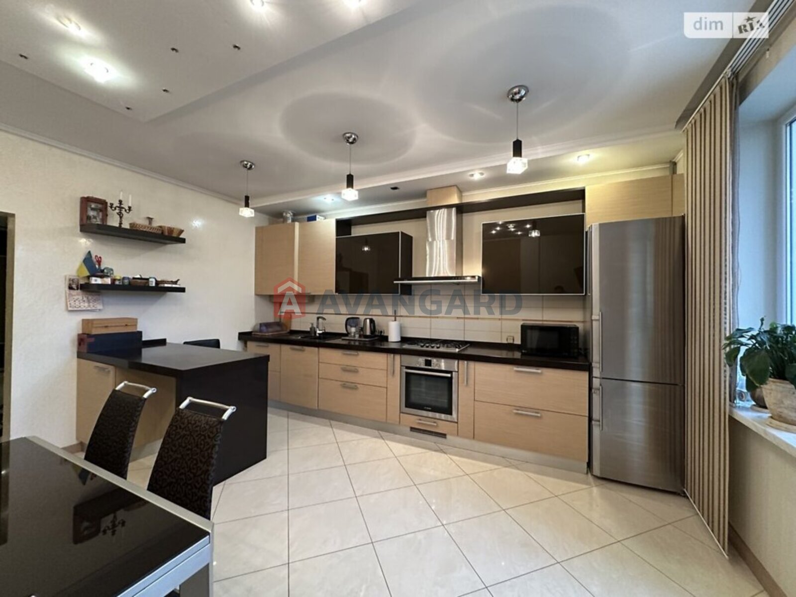 3 ��. ��������, 140/76/18 ��. �., 3/9 ������ ���� 18