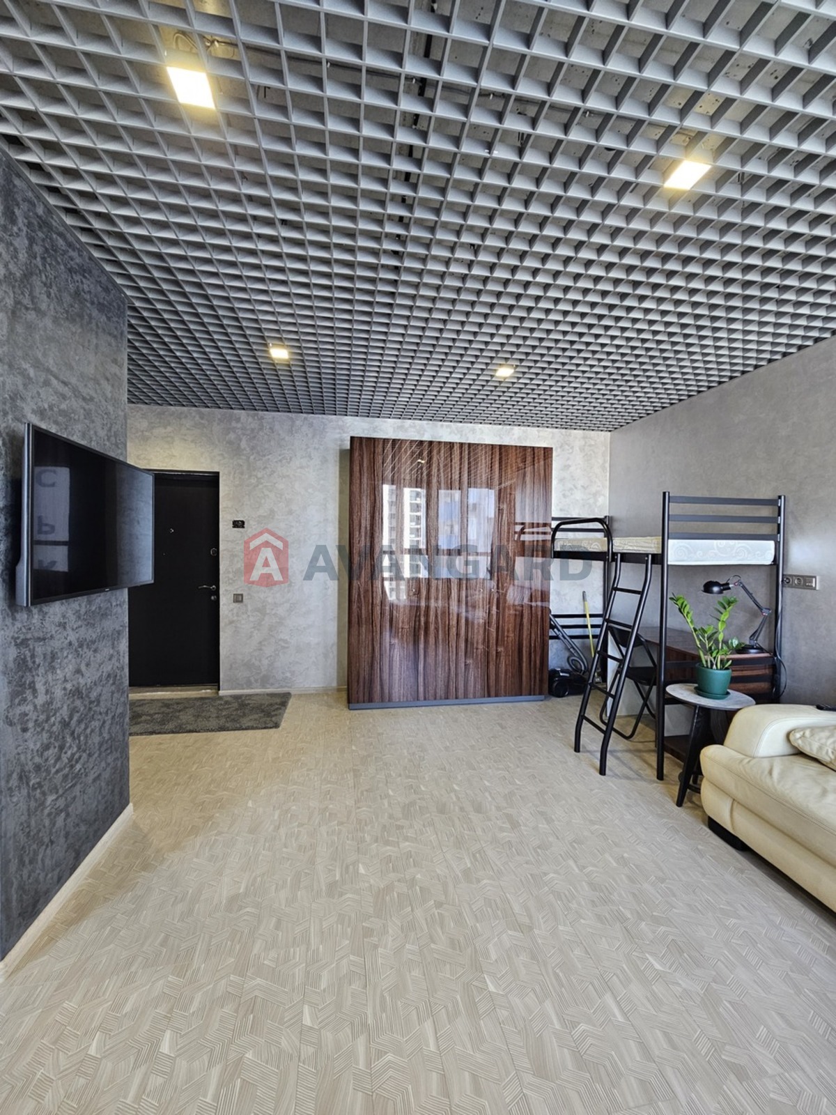 1 ��. ��������, 35/17/9 ��. �., 18/23 ������ ���� 9