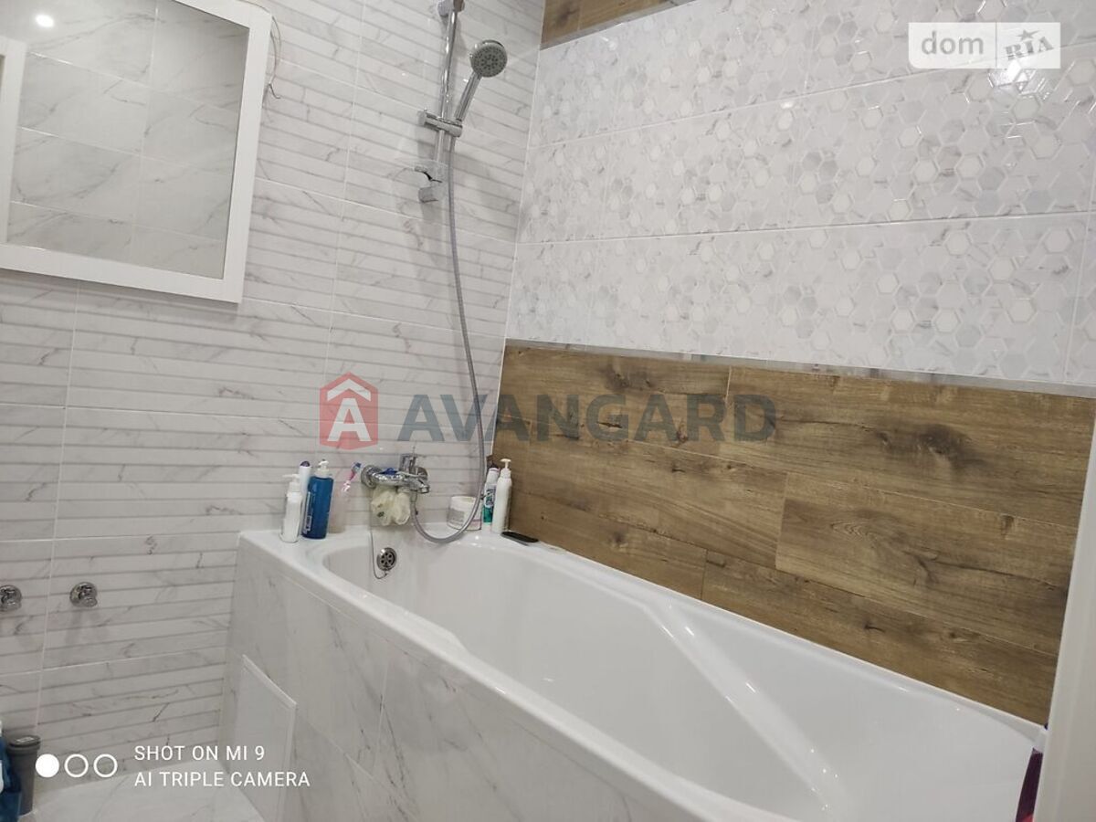 3 ��. ��������, 119/92/27 ��. �., 2/5 ������ ���� 10