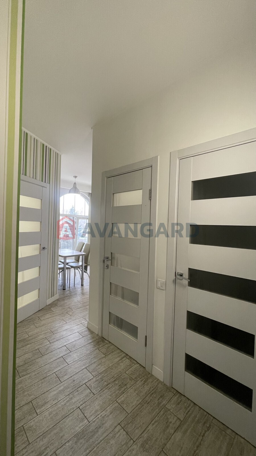 1 ��. ��������, 32/-/7 ��. �., 2/8 ������ ���� 13