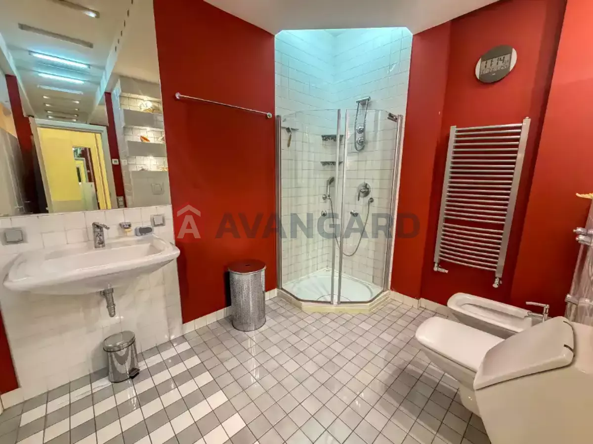 4 ��. ��������, 150/-/- ��. �., 8/14 ������ ���� 6