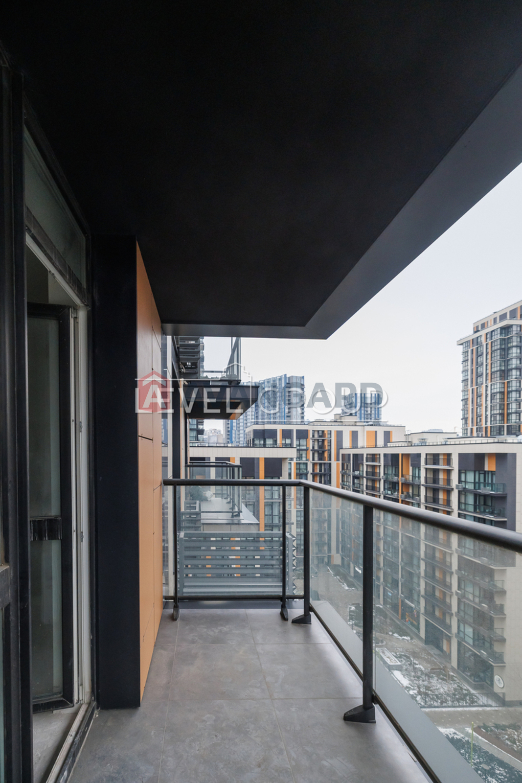 3 ��. ��������, 118/52/40 ��. �., 11/24 ������ ���� 18