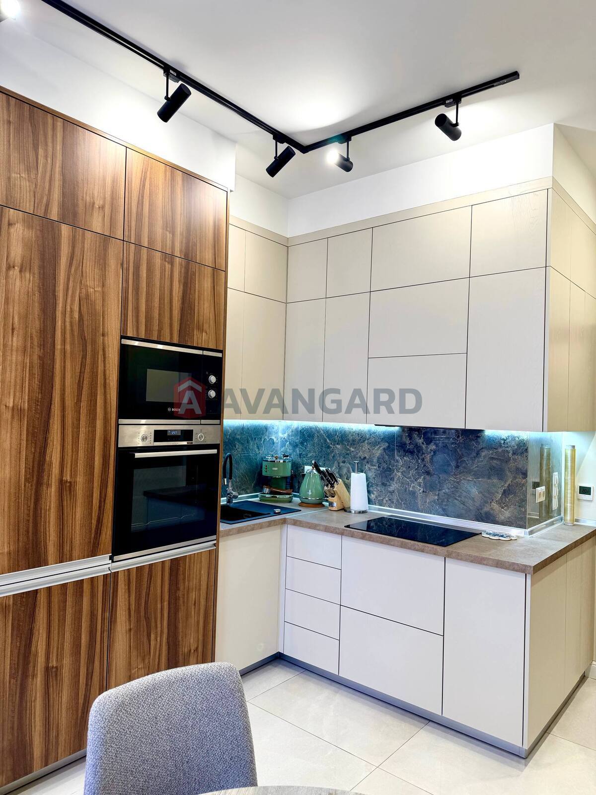 1 ��. ��������, 48/18/14 ��. �., 6/10 ������ ���� 12