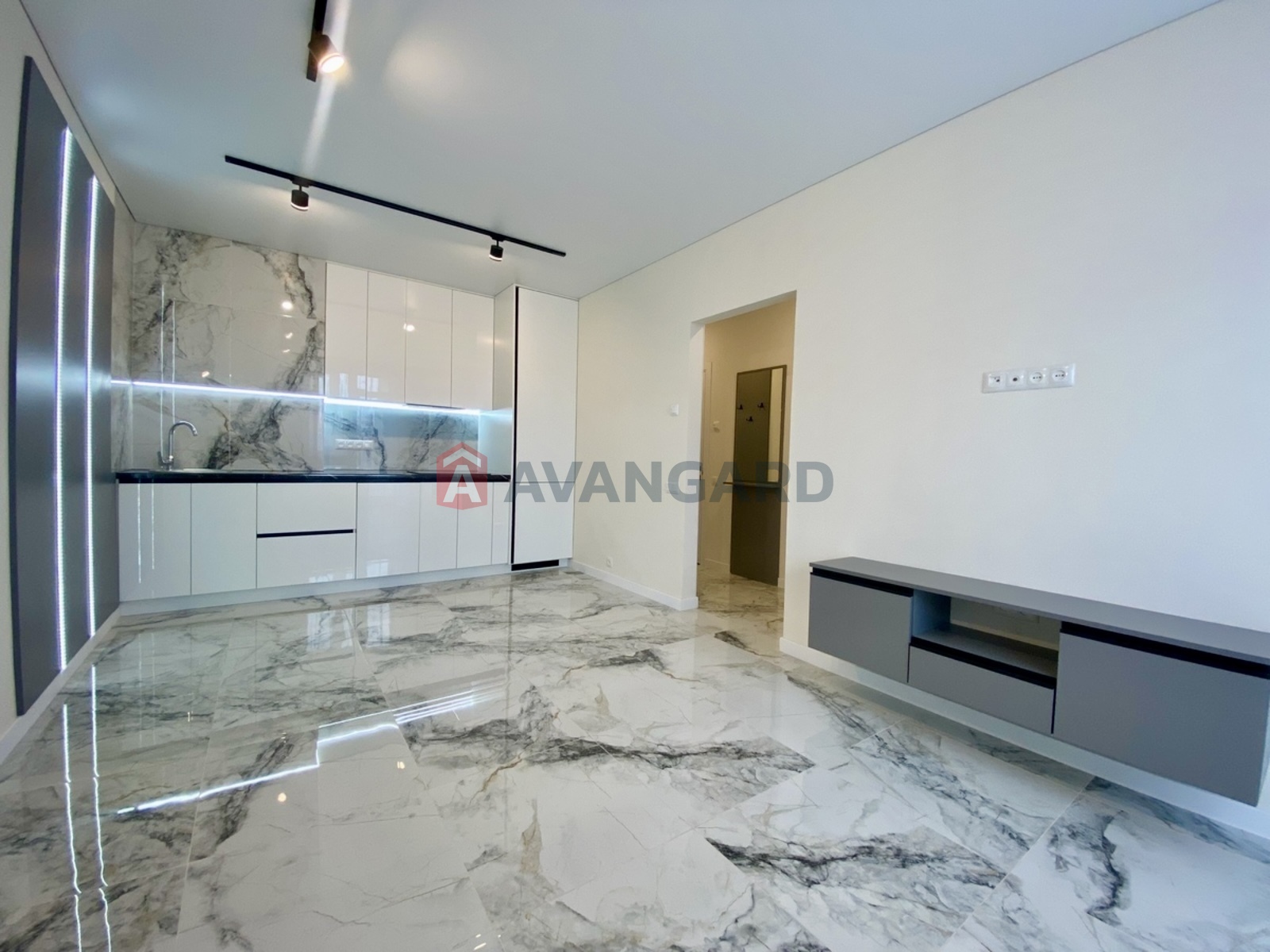 1 ��. ��������, 44/14/20 ��. �., 24/26 ������ ���� 4