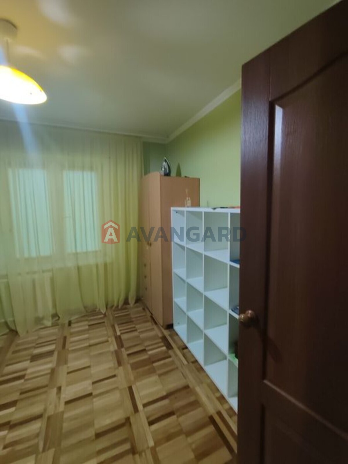 3 . , 68/-/8 . ., 8/9   7