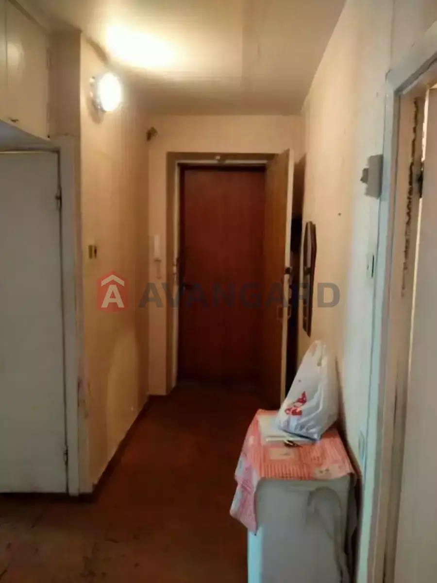 3 ��. ��������, 92/-/10 ��. �., 6/9 ������ ���� 8
