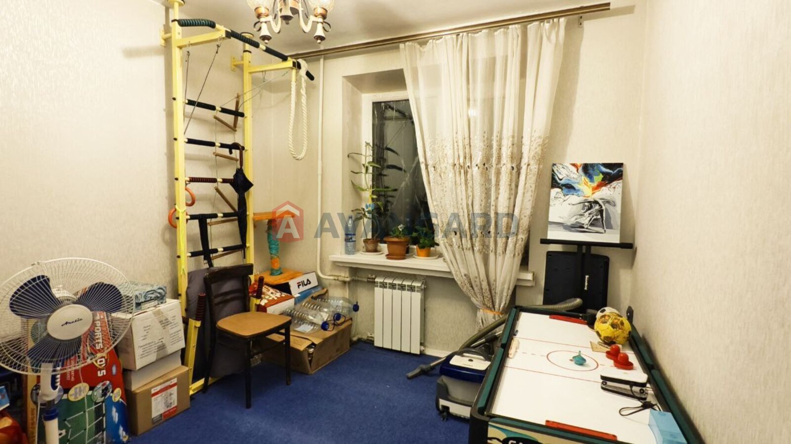 4 ��. ��������, 74/45/8,4 ��. �., 8/9 ������ ���� 10