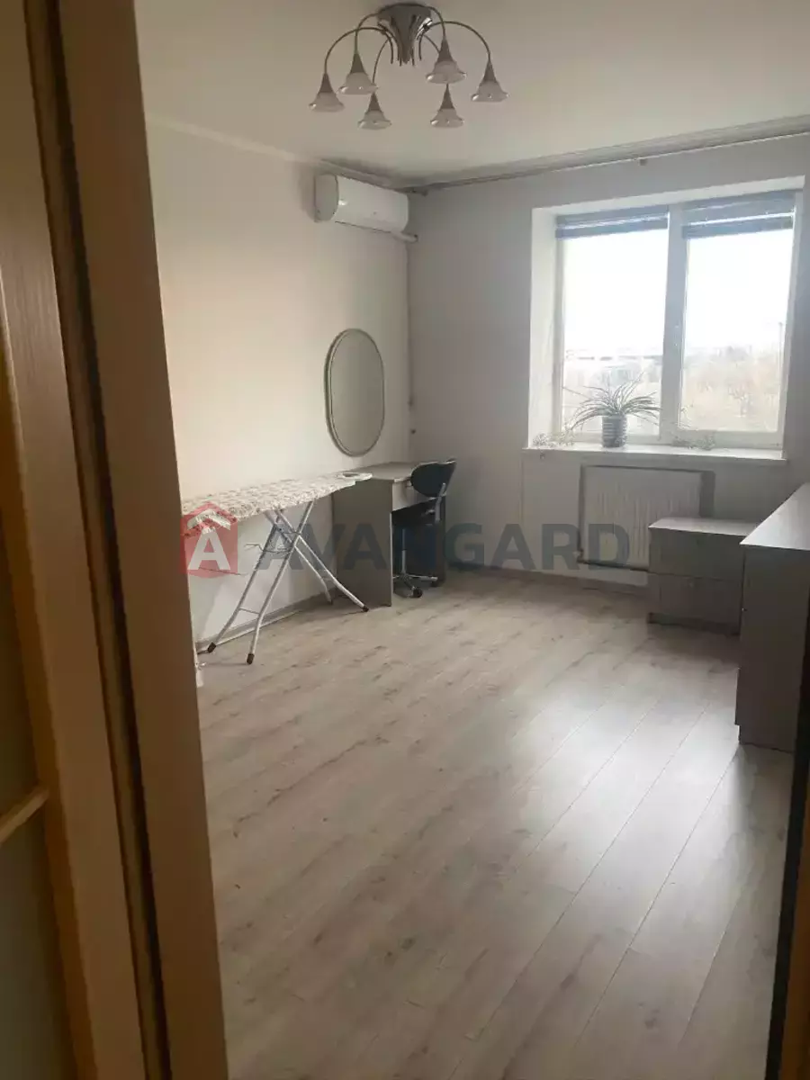 3 ����. ��������, 99/-/12 ��. �., 13/17 ���� ���� 14