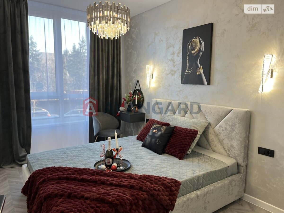 1 ��. ��������, 42/13/24 ��. �., 2/18 ������ ���� 1