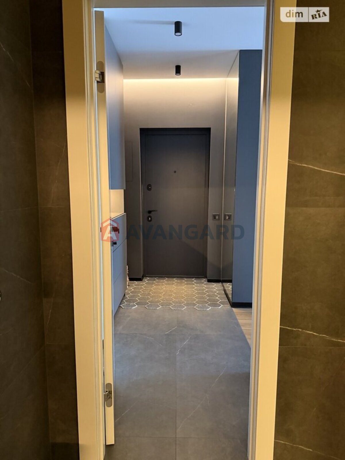 1 ��. ��������, 53/53/6 ��. �., 3/10 ������ ���� 10