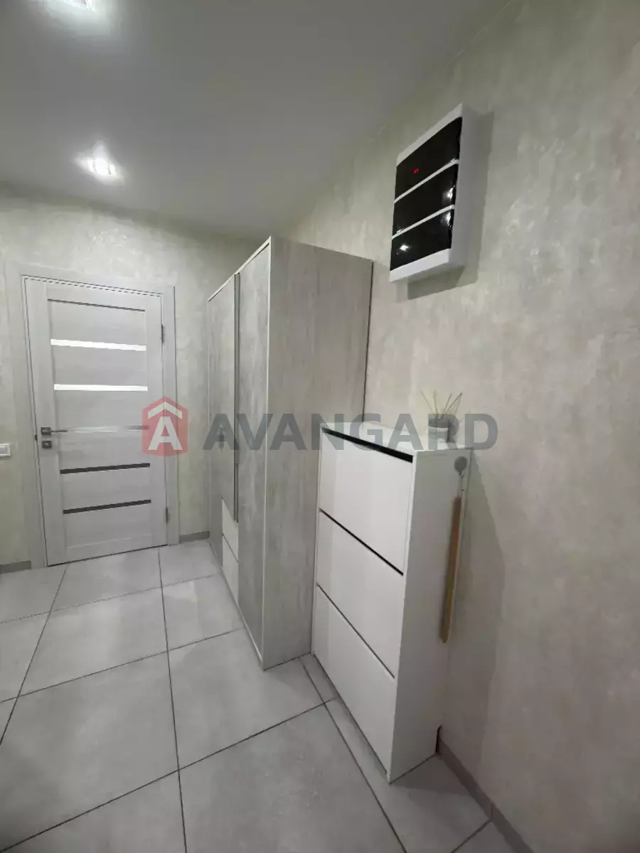 1 ��. ��������, 49/-/- ��. �., 10/12 ������ ���� 18