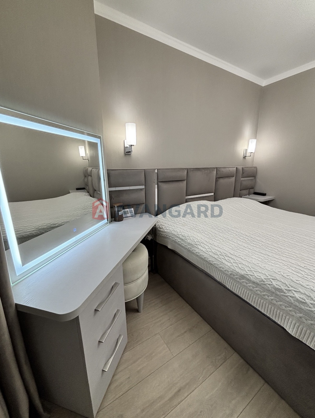 2 ��. ��������, 68/37/26 ��. �., 3/10 ������ ���� 12