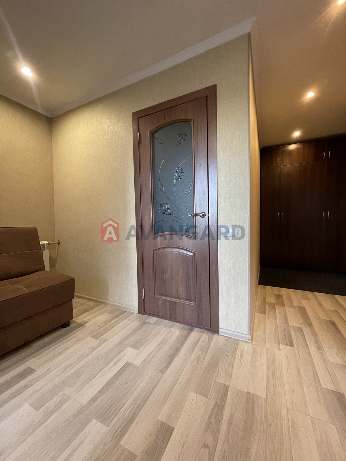 1 ��. ��������, 29,3/17,5/4,4 ��. �., 5/5 ������ ���� 7