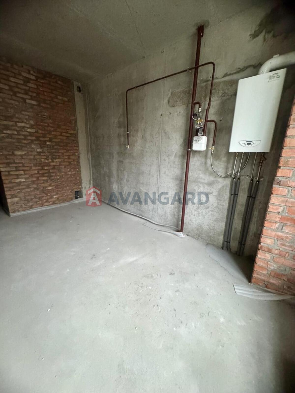 3 ����. ��������, 74/38/13 ��. �., 2/4 ���� ���� 9