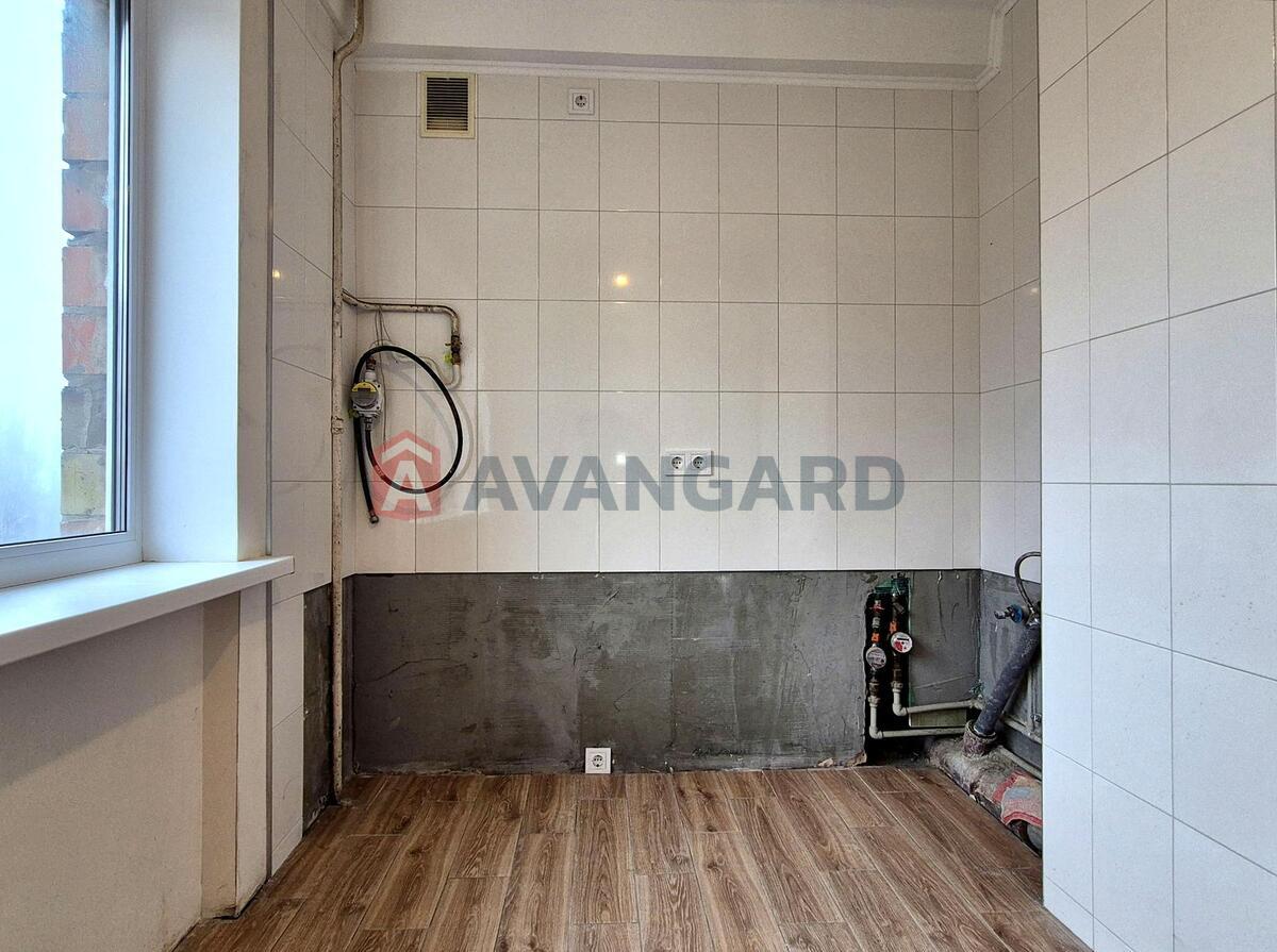 2 ��. ��������, 48.4 / 33.1 / 6.9 �? ��. �., 8/9 ������ ���� 12