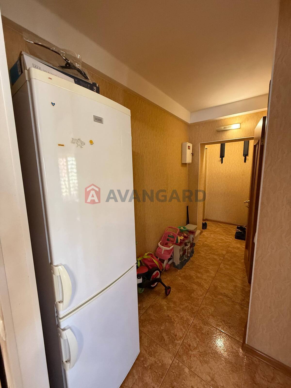 2 ��. ��������, 44/-/6 ��. �., 3/5 ������ ���� 2