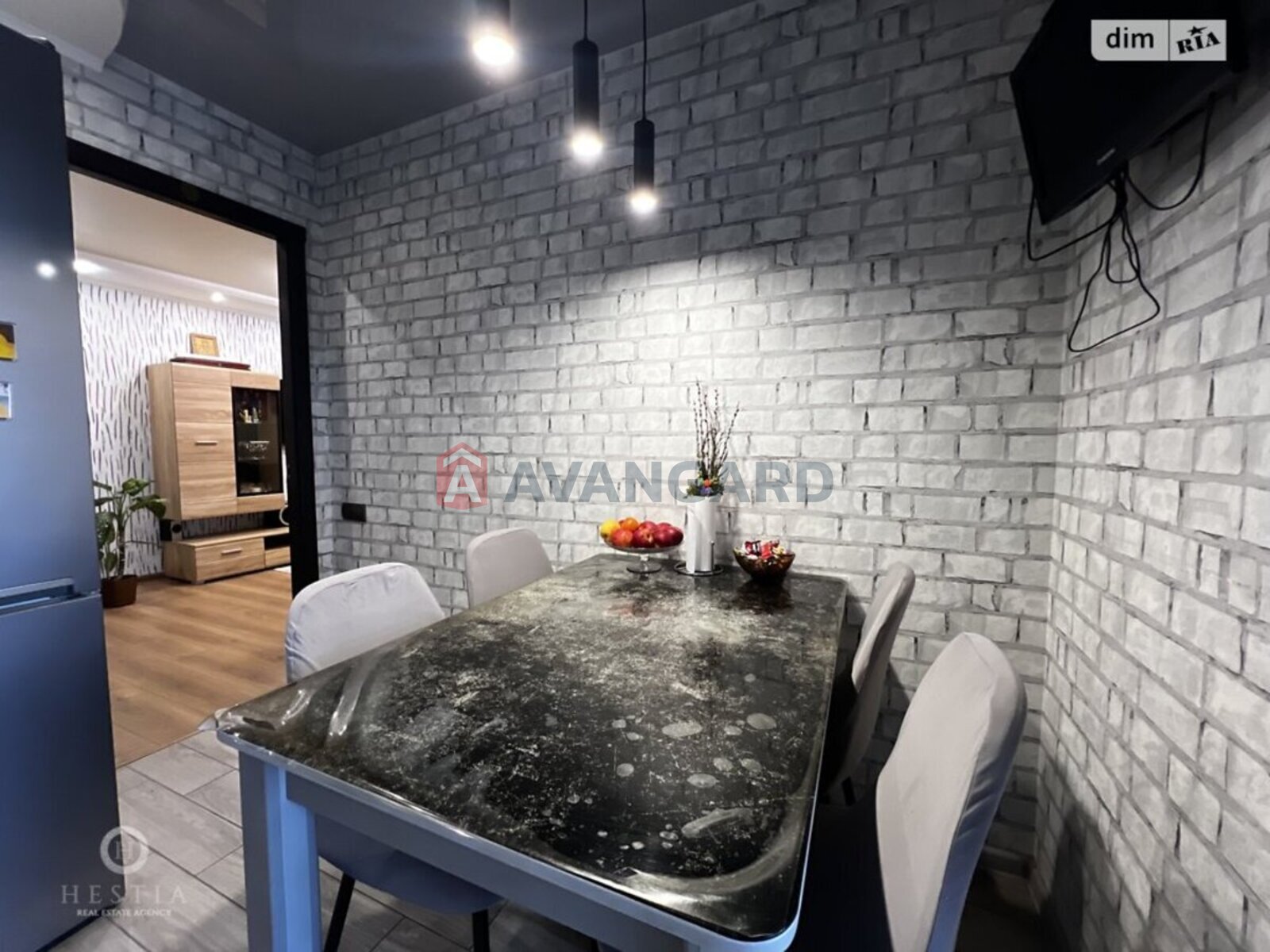 3 ��. ��������, 68/-/12 ��. �., 4/10 ������ ���� 23