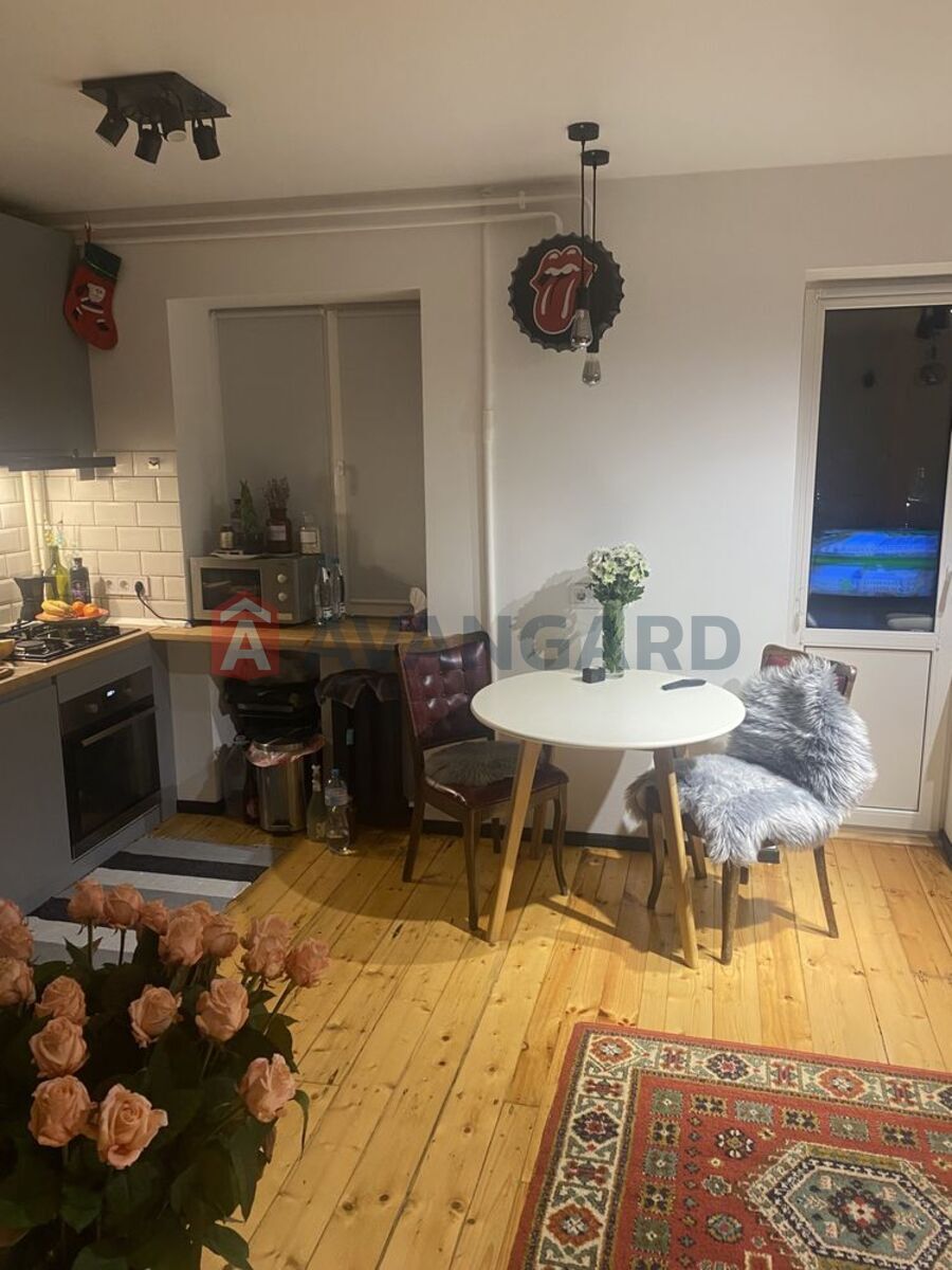 1 . , 32/-/6 . ., 3/5   8