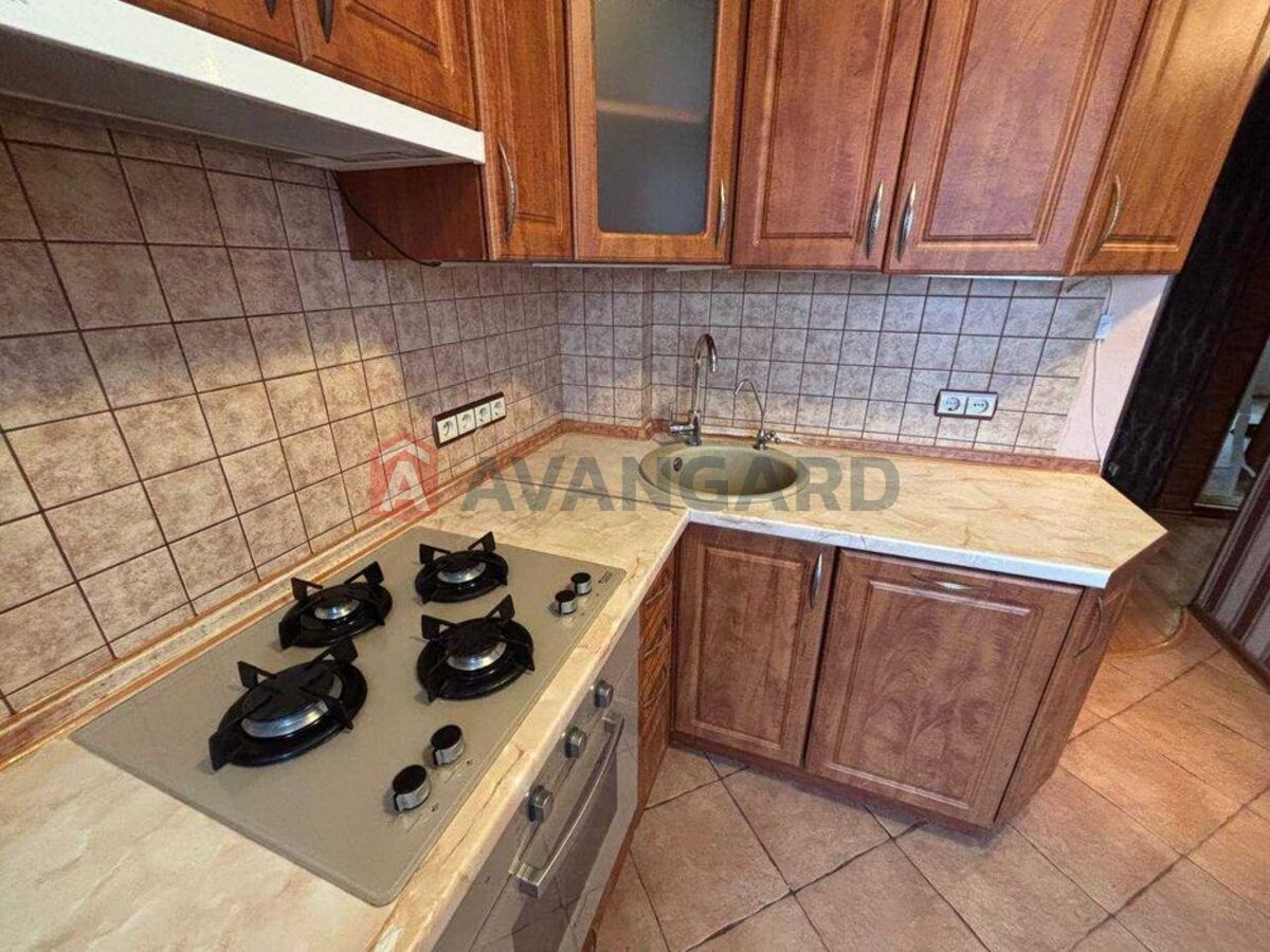 2 ��. ��������, 50/-/7 ��. �., 4/9 ������ ���� 3