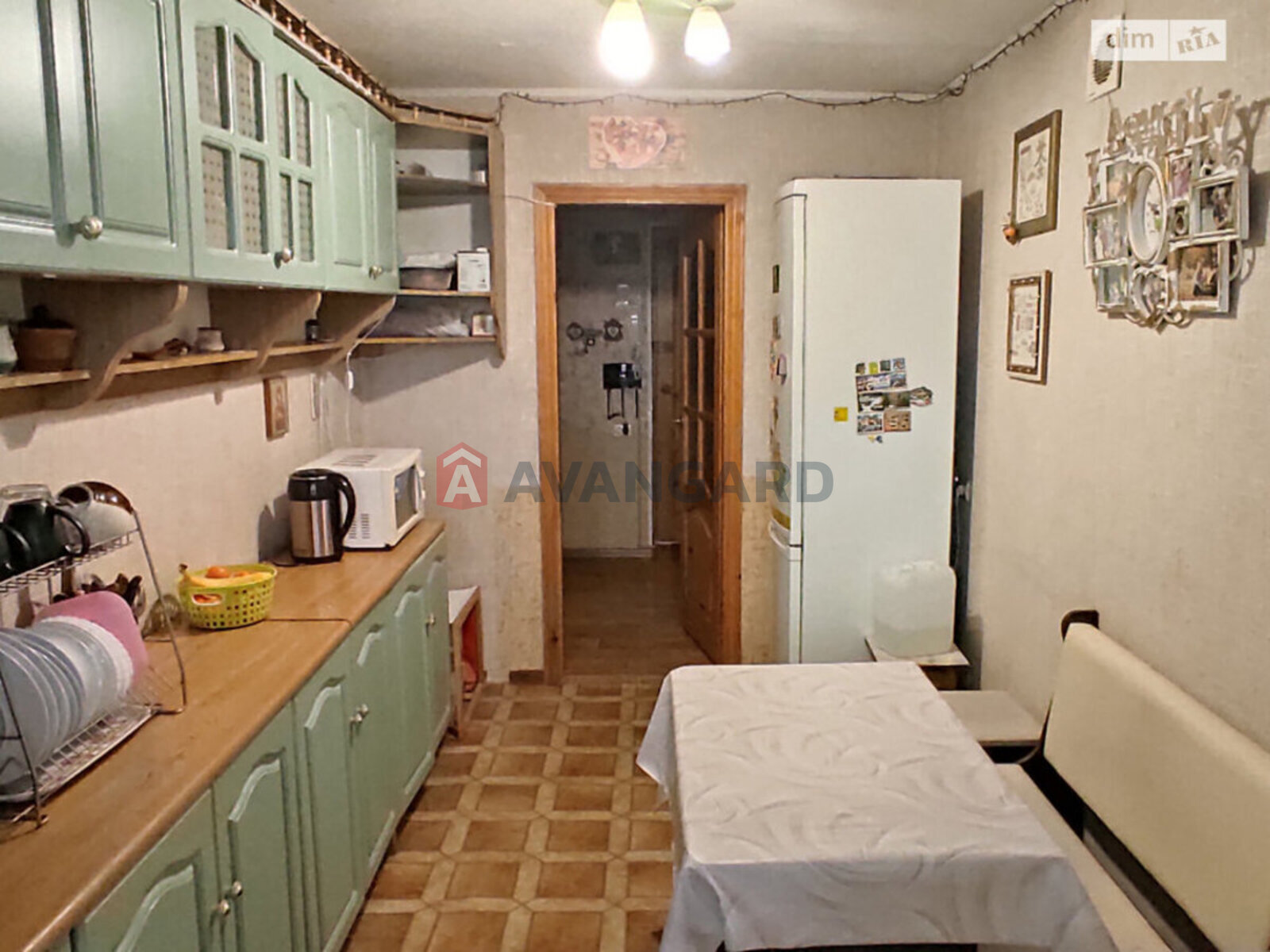 3 ��. ��������, 72/-/- ��. �., 12/14 ������ ���� 2