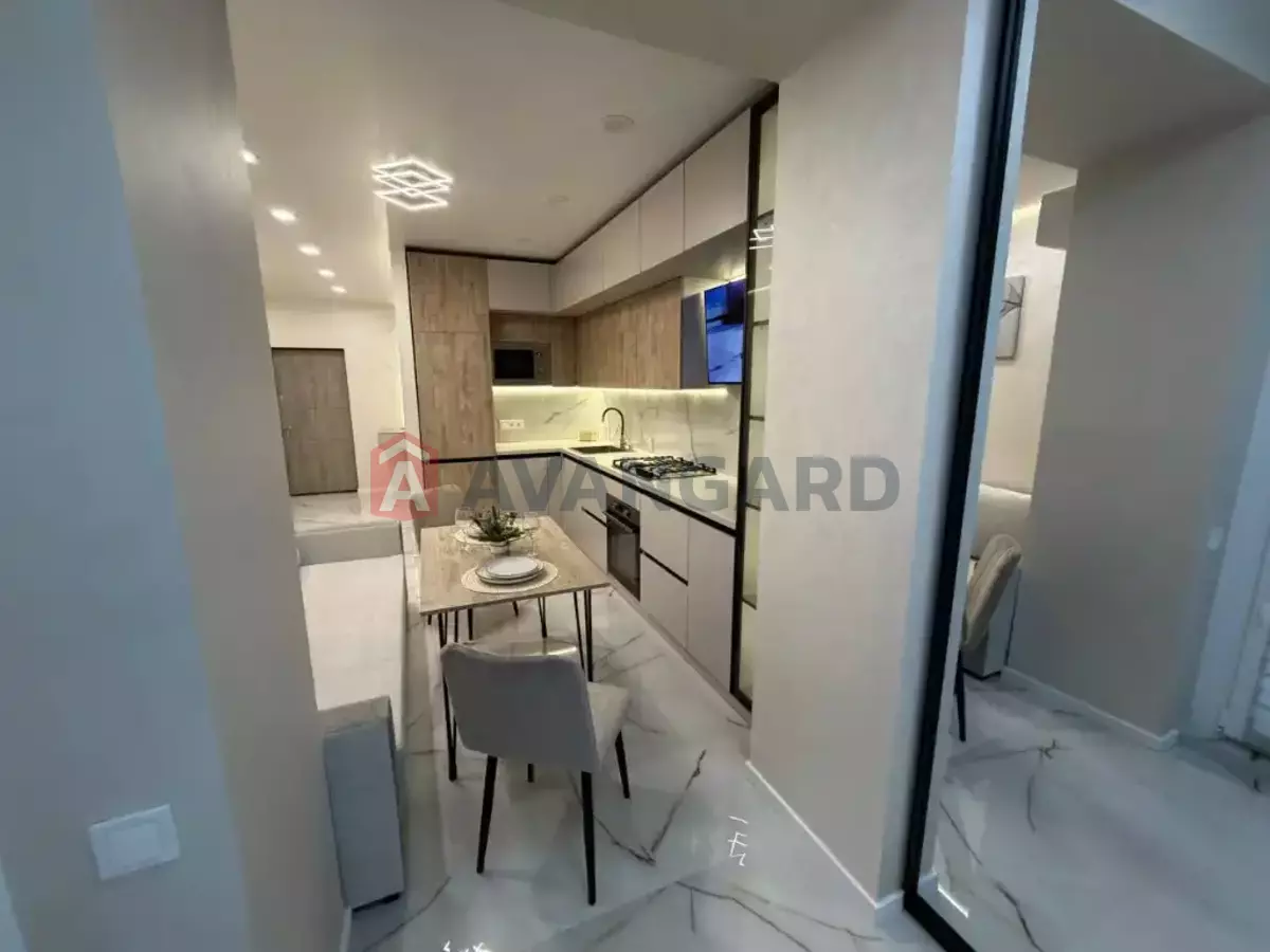 1 ��. ��������, 49/15/20 ��. �., 4/10 ������ ���� 19