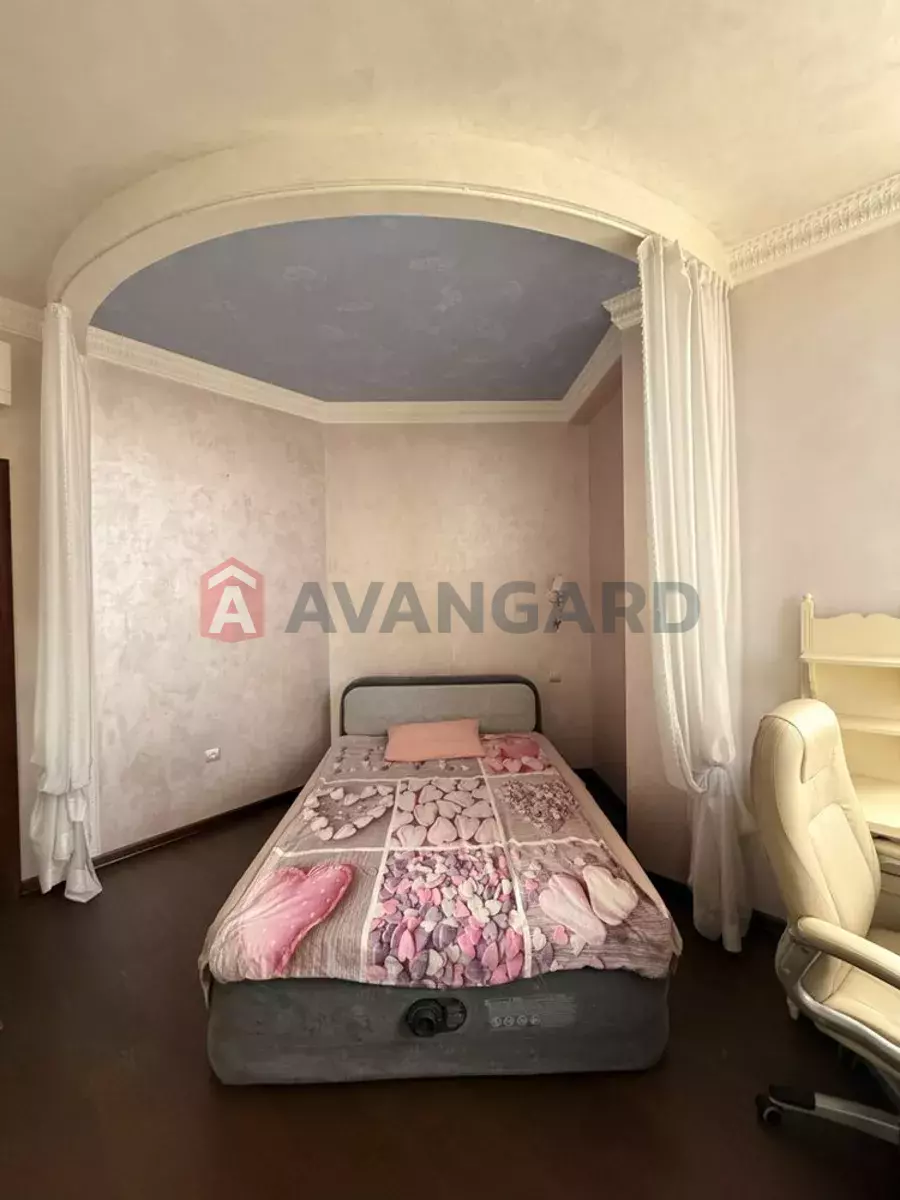 3 ��. ��������, 168/-/22 ��. �., 2/5 ������ ���� 21