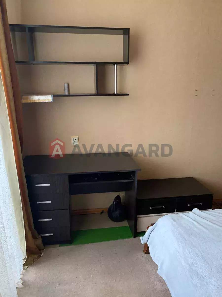 3 ����. ��������, 61/-/7 ��. �., 6/10 ���� ���� 3