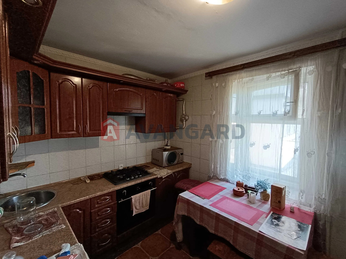 4 ����. ��������, 74/-/7 ��. �., 9/10 ���� ���� 1