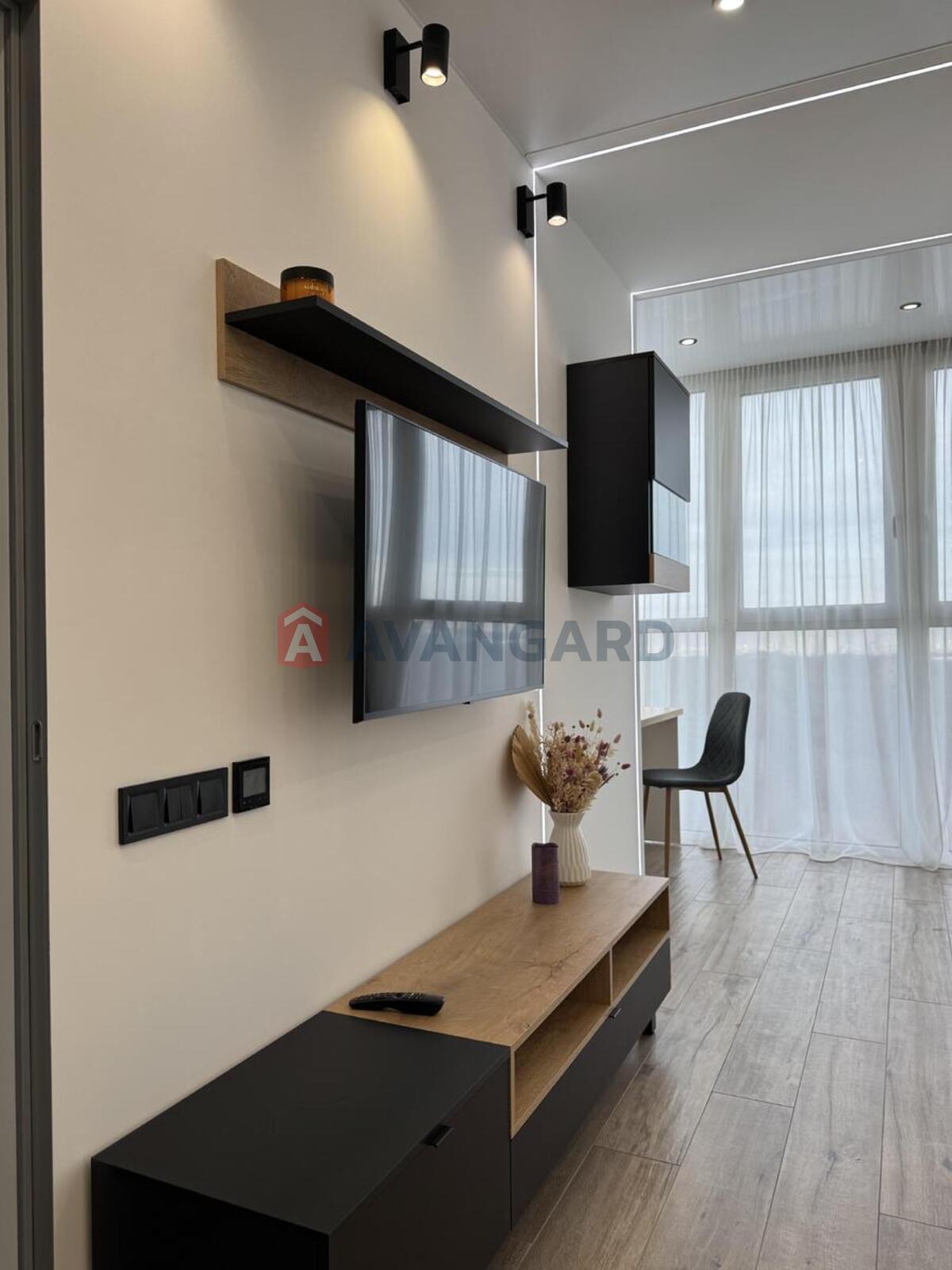 1 ����. ��������, 40/-/12 ��. �., 12/16 ���� ���� 8