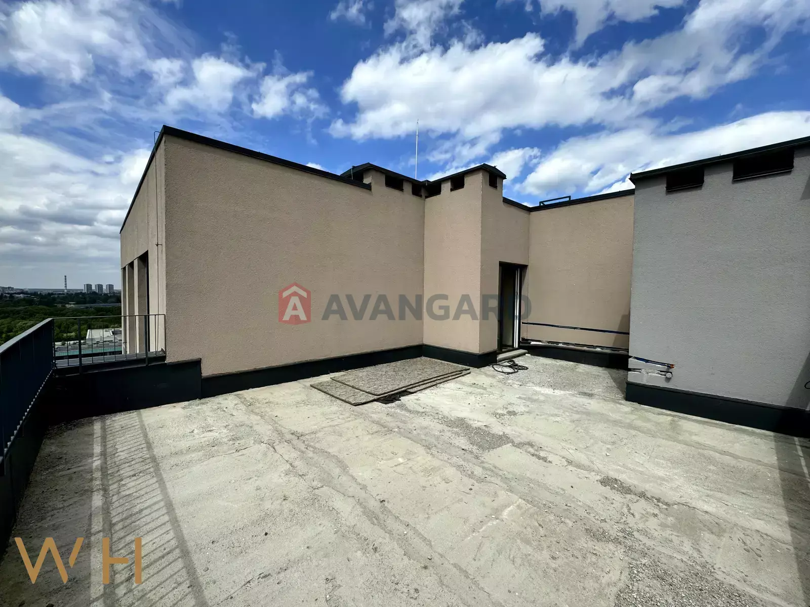 5 ��. ��������, 215/100/52 ��. �., 16/16 ������ ���� 8