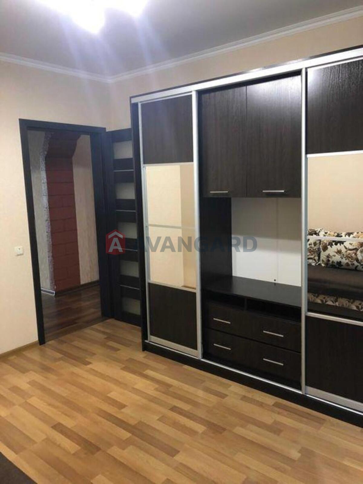 3 ��. ��������, 73/-/9 ��. �., 7/8 ������ ���� 13