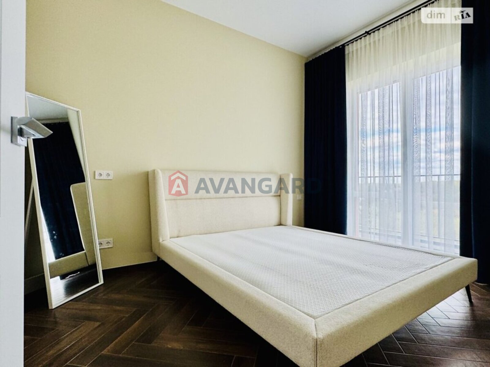 2 ��. ��������, 61/-/26 ��. �., 5/5 ������ ���� 8