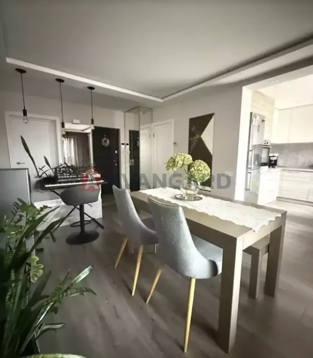 3 . , 70/49/7 . ., 9/9   4