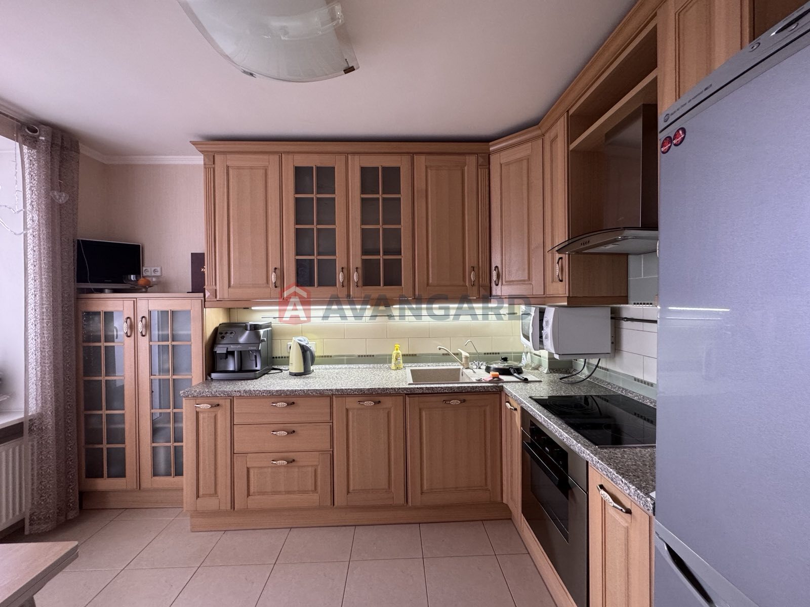 4 ��. ��������, 96,6/63,4/33,5 ��. �., 10/14 ������ ���� 1