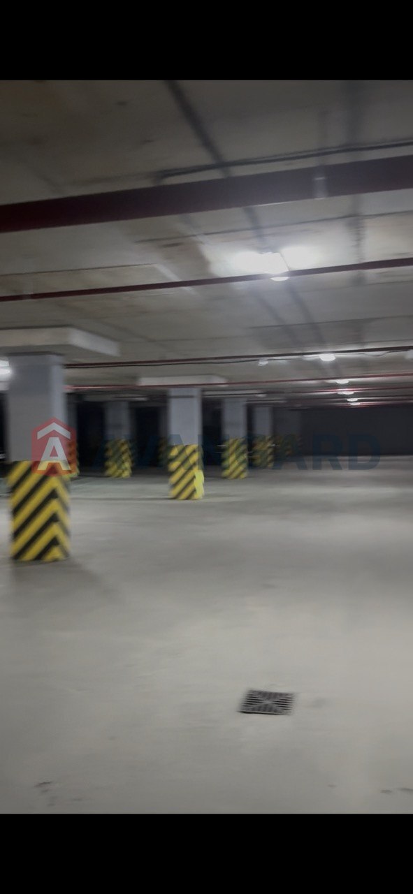 3 ��. ��������, 75/-/- ��. �., 9/10 ������ ���� 10