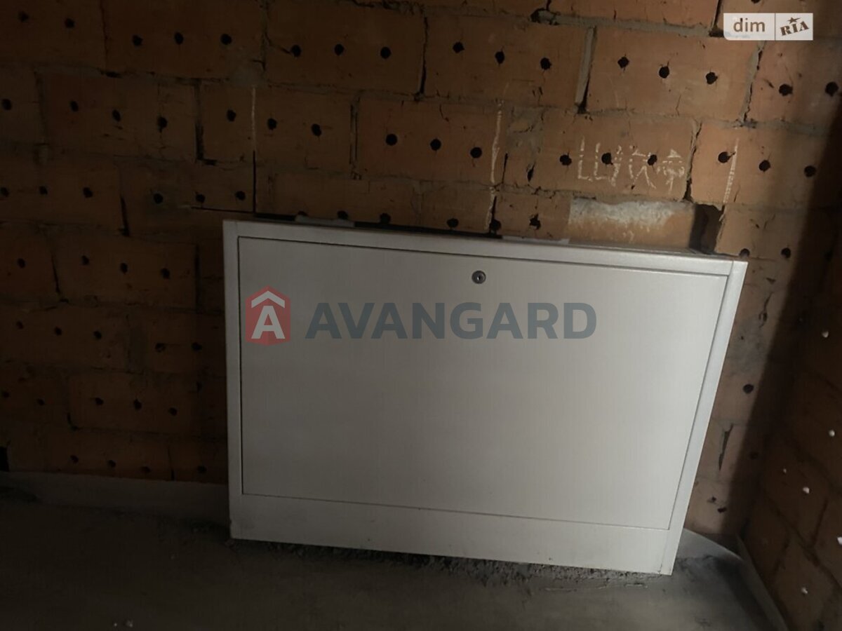 2 ��. ��������, 65/-/- ��. �., 8/16 ������ ���� 4