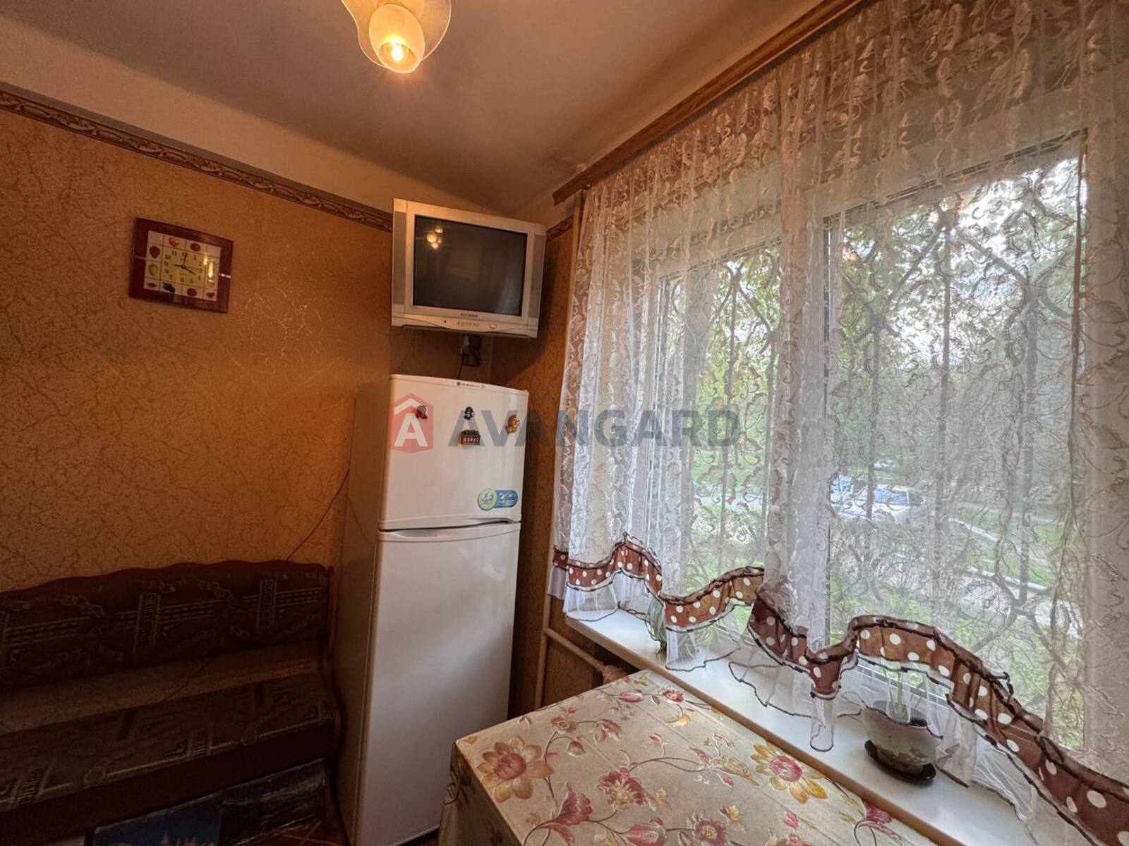 2 ����. ��������, 44.41/30.32/7 ��. �., 1/5 ���� ���� 11