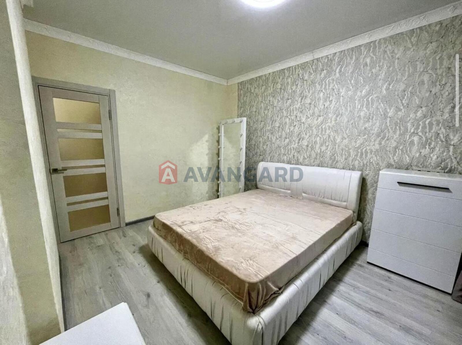 3 ��. ��������, 76/-/32 ��. �., 22/25 ������ ���� 6