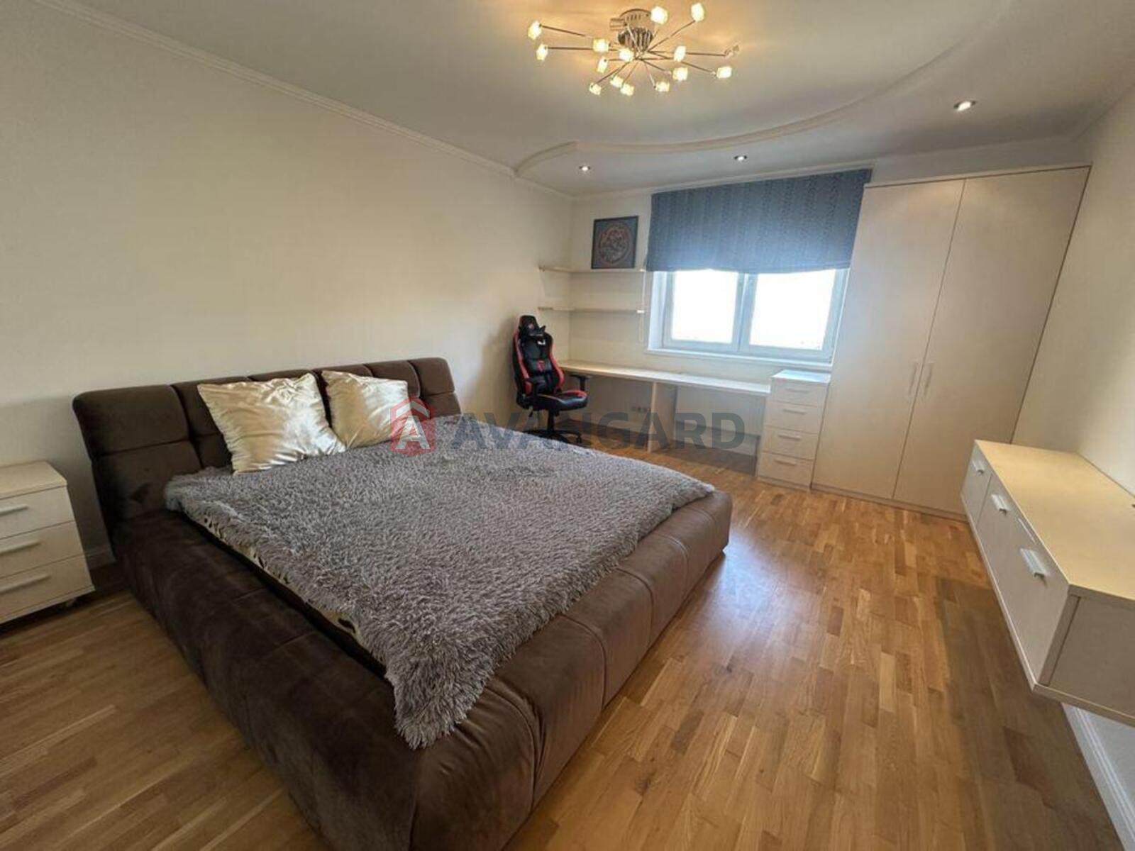 3 ��. ��������, 118/-/18 ��. �., 20/24 ������ ���� 1