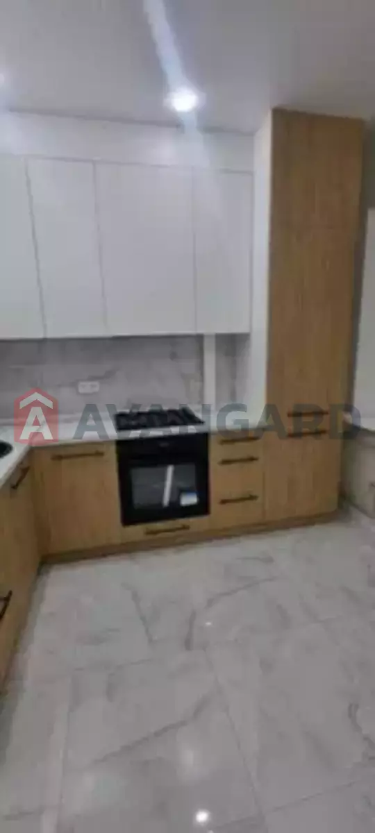 3 ��. ��������, 80/-/11 ��. �., 6/11 ������ ���� 9