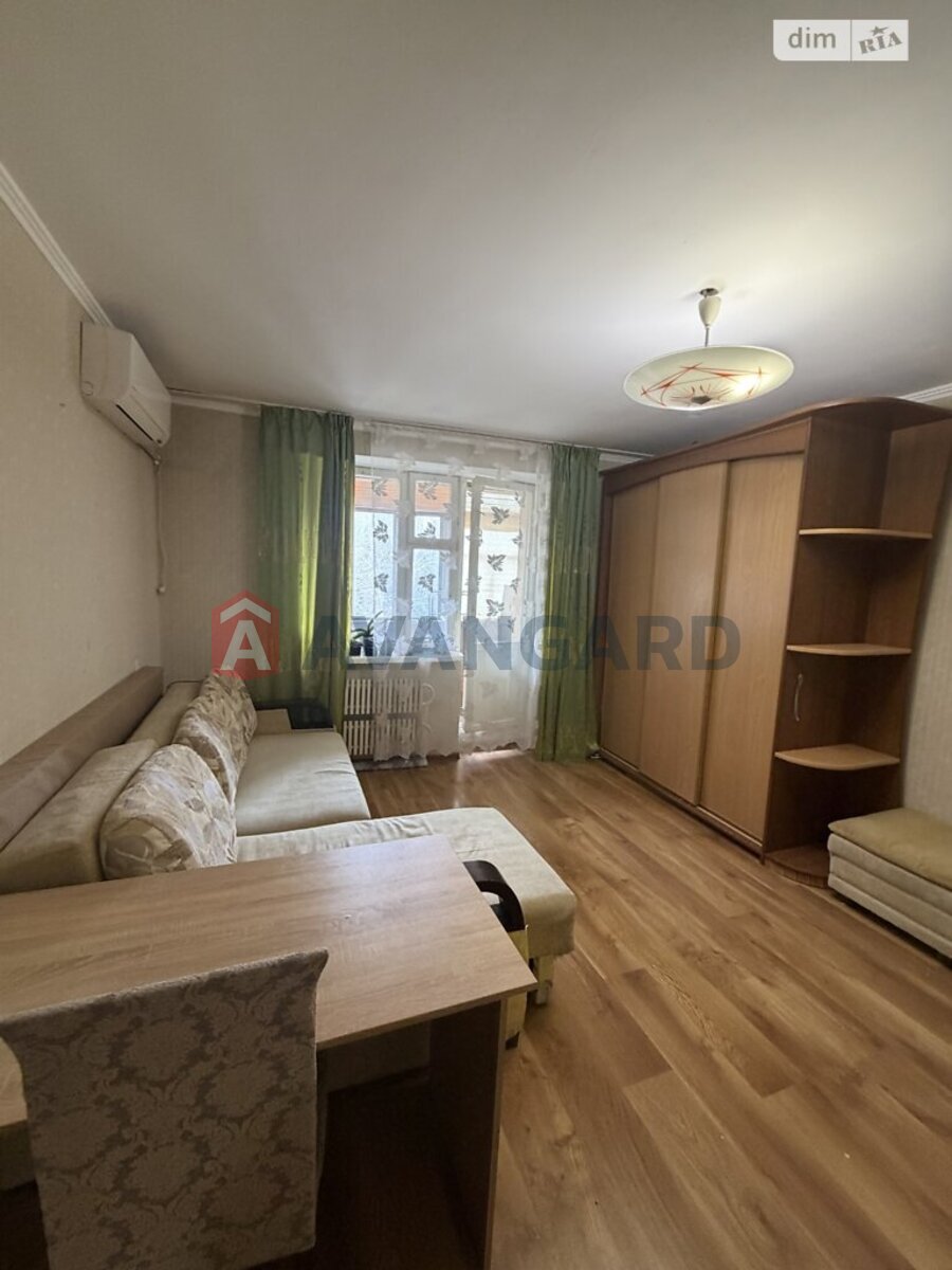 1 ��. ��������, 38/-/7 ��. �., 3/10 ������ ���� 3